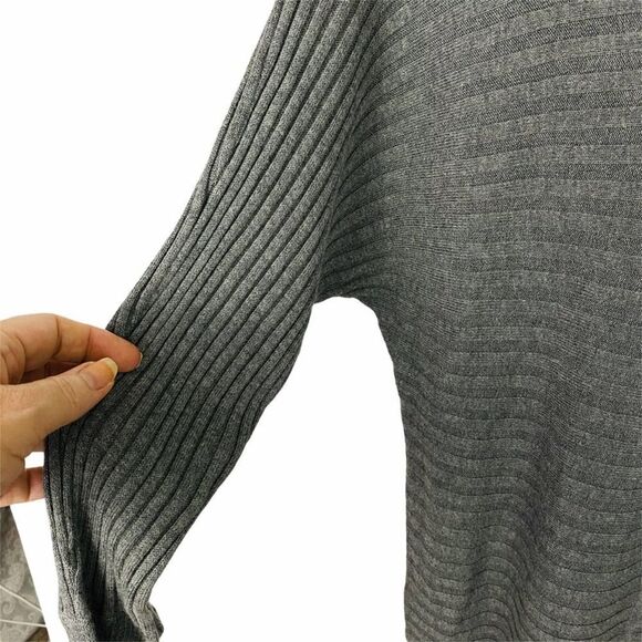 Soho Grey Crew Neck Ribbed Sweater With Laced Sleeves Size Medium - Picture 3 of 10